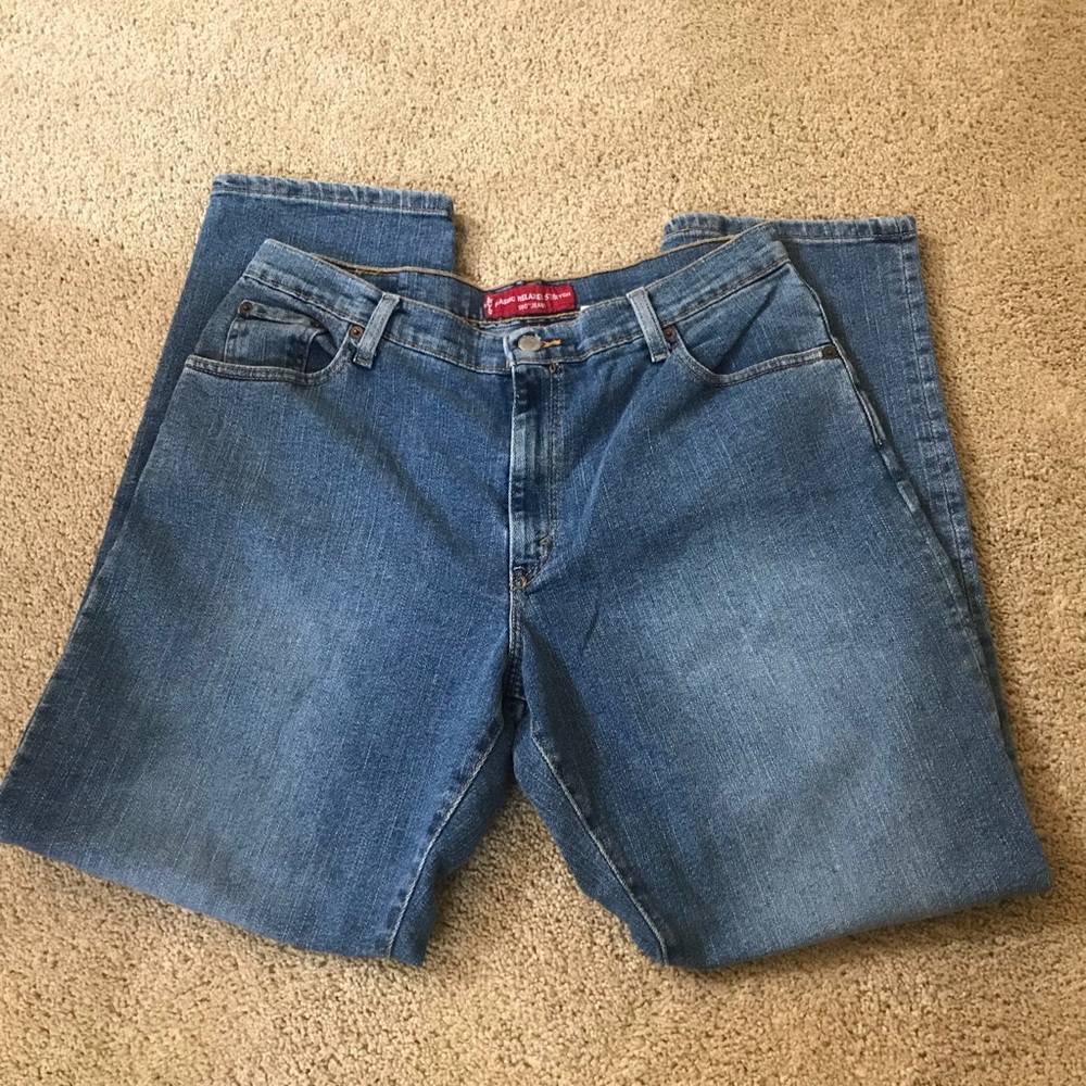 Levi’s 550 High Waisted Relaxed Fit Vintage Jeans